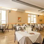 Arena Con Piscina Каттолика
