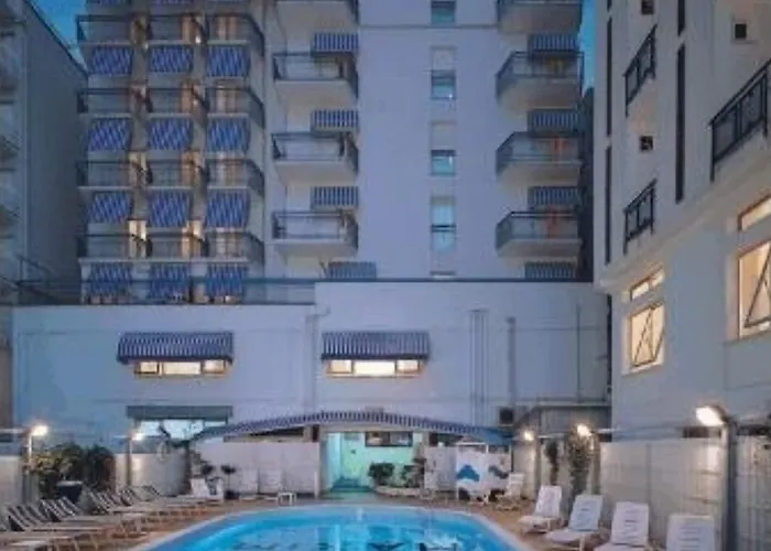 Otel Arena Con Piscina Cattolica