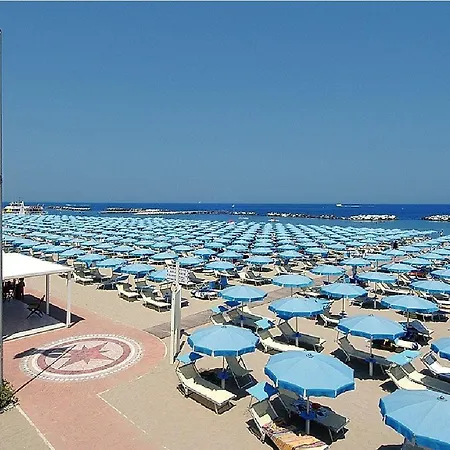 Marea Con Piscina Nuova Gestione Hotel 3*