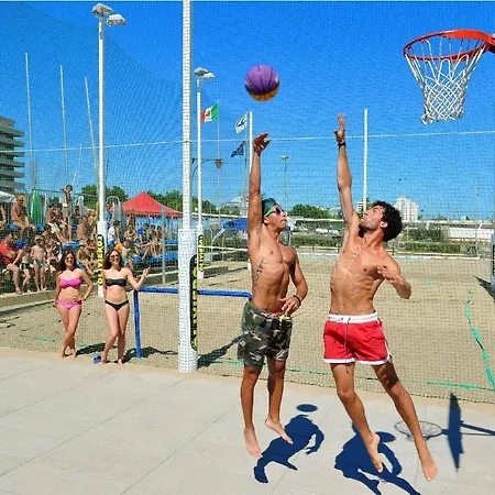 Arena Con Piscina Hotel 3*