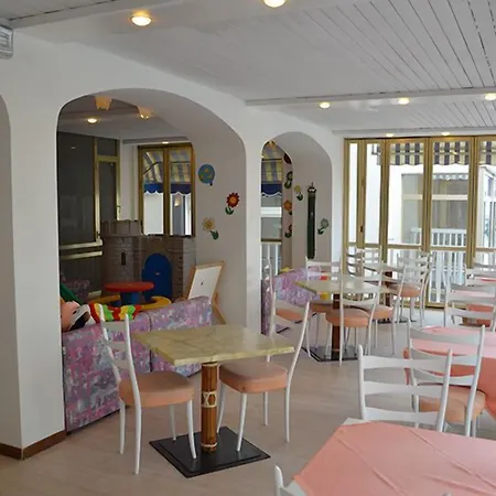 Marea Con Piscina Nuova Gestione كاتوليكا