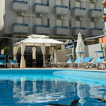 Marea Con Piscina Nuova Gestione Hotel 3*