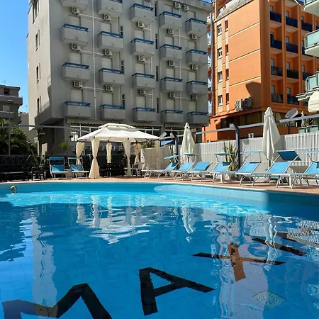 Marea Con Piscina Nuova Gestione 3*