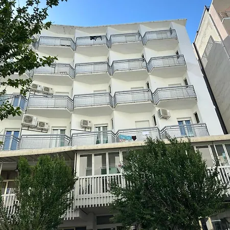 Marea Con Piscina Nuova Gestione Hotel