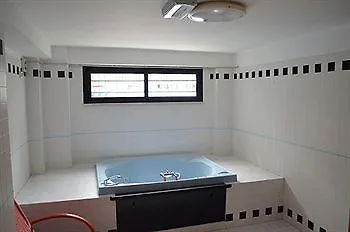 Arena Con Piscina