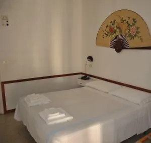 Hotel Arena Con Piscina Cattolica
