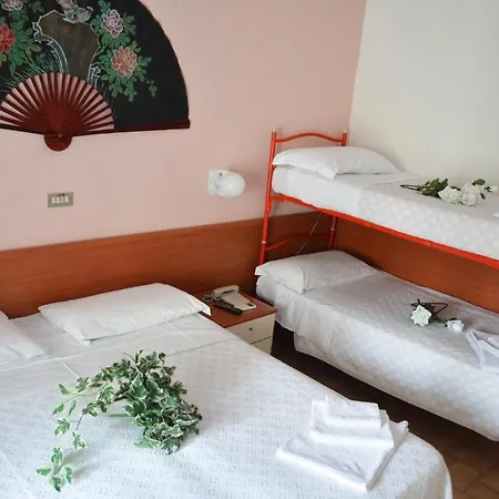 Marea Con Piscina Nuova Gestione كاتوليكا