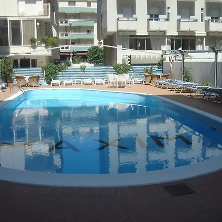 Arena Con Piscina Szálloda Cattolica