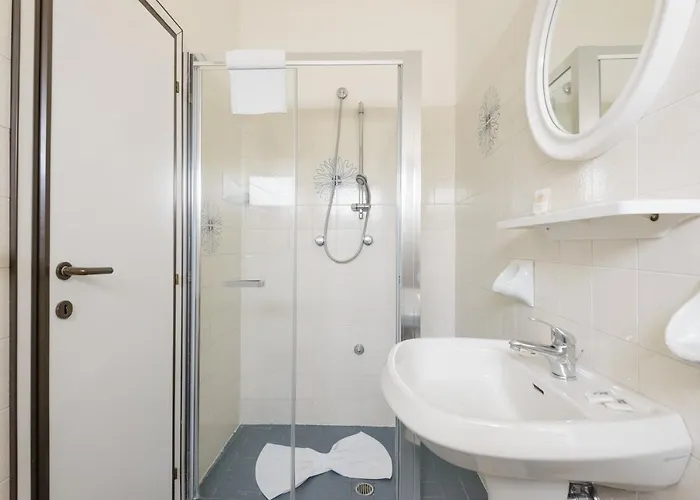 Arena Con Piscina Hotel Cattolica