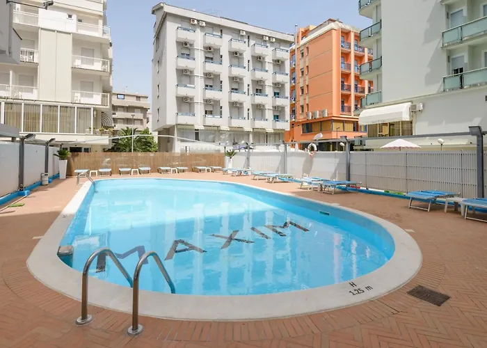Hotel Arena Con Piscina Cattolica