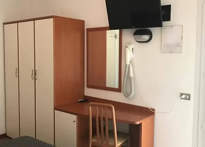 Ξενοδοχείο Arena Con Piscina 3*