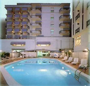 Arena Con Piscina Ξενοδοχείο 3*