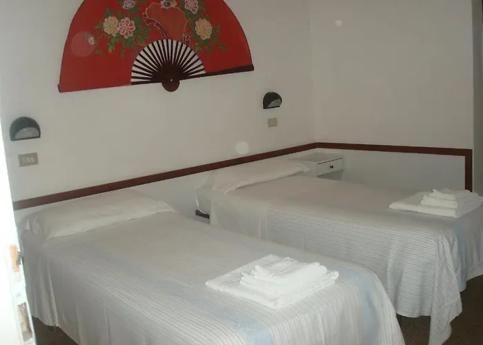 Hotel Arena Con Piscina Cattolica