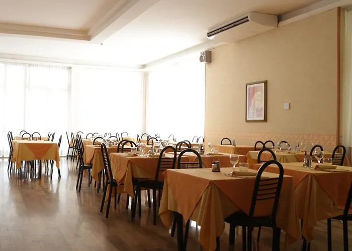 Arena Con Piscina Hotel