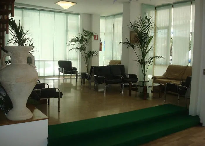 Ξενοδοχείο Arena Con Piscina 3*